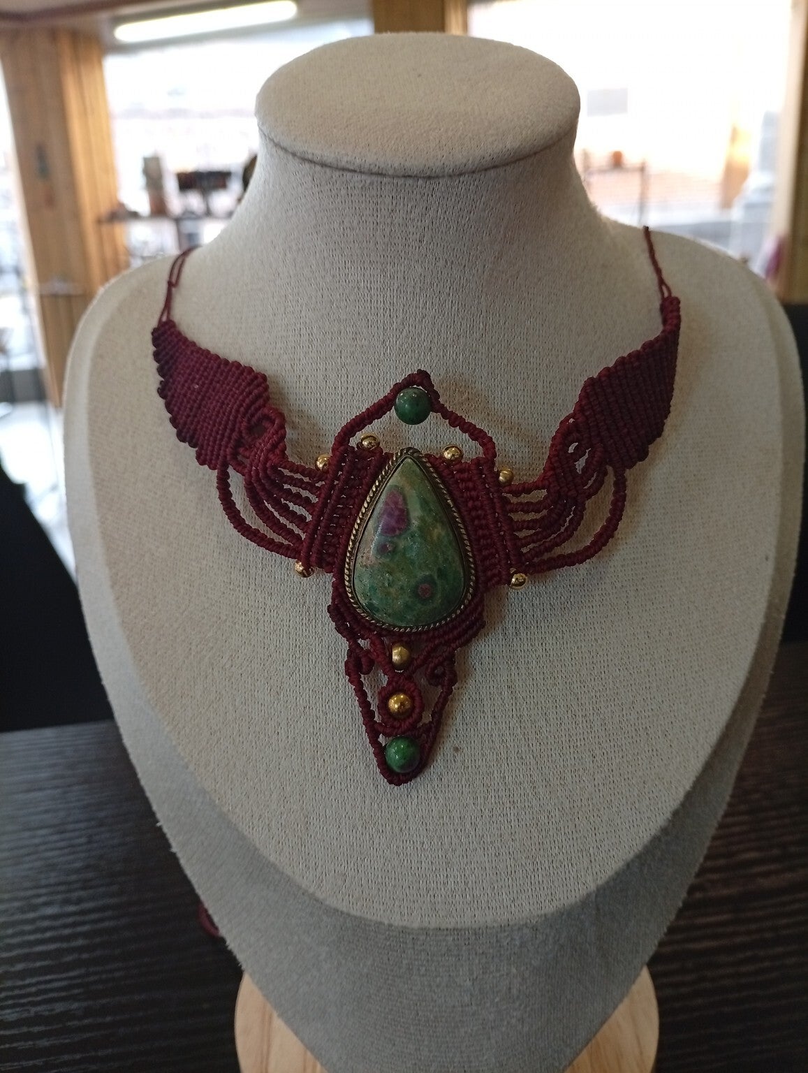 Collier micro-macramé – Rubis Zoïsite rainurée & pierres naturelles