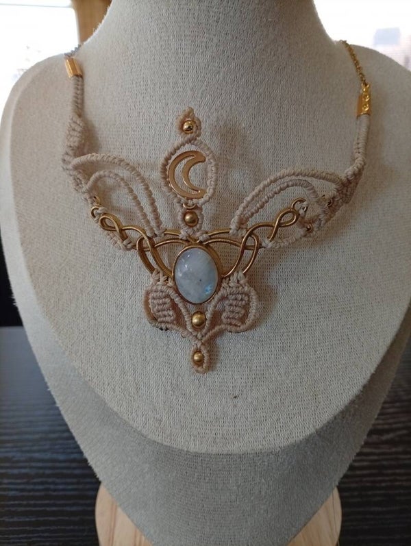 🌙 Collier micro-macramé – Pierre de Lune