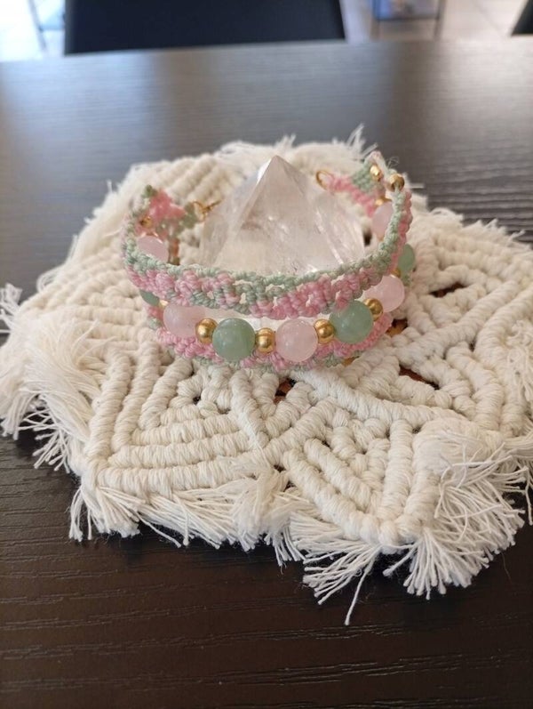 Éveil du Cœur ornée de Quartz Rose et d’Aventurine Verte.