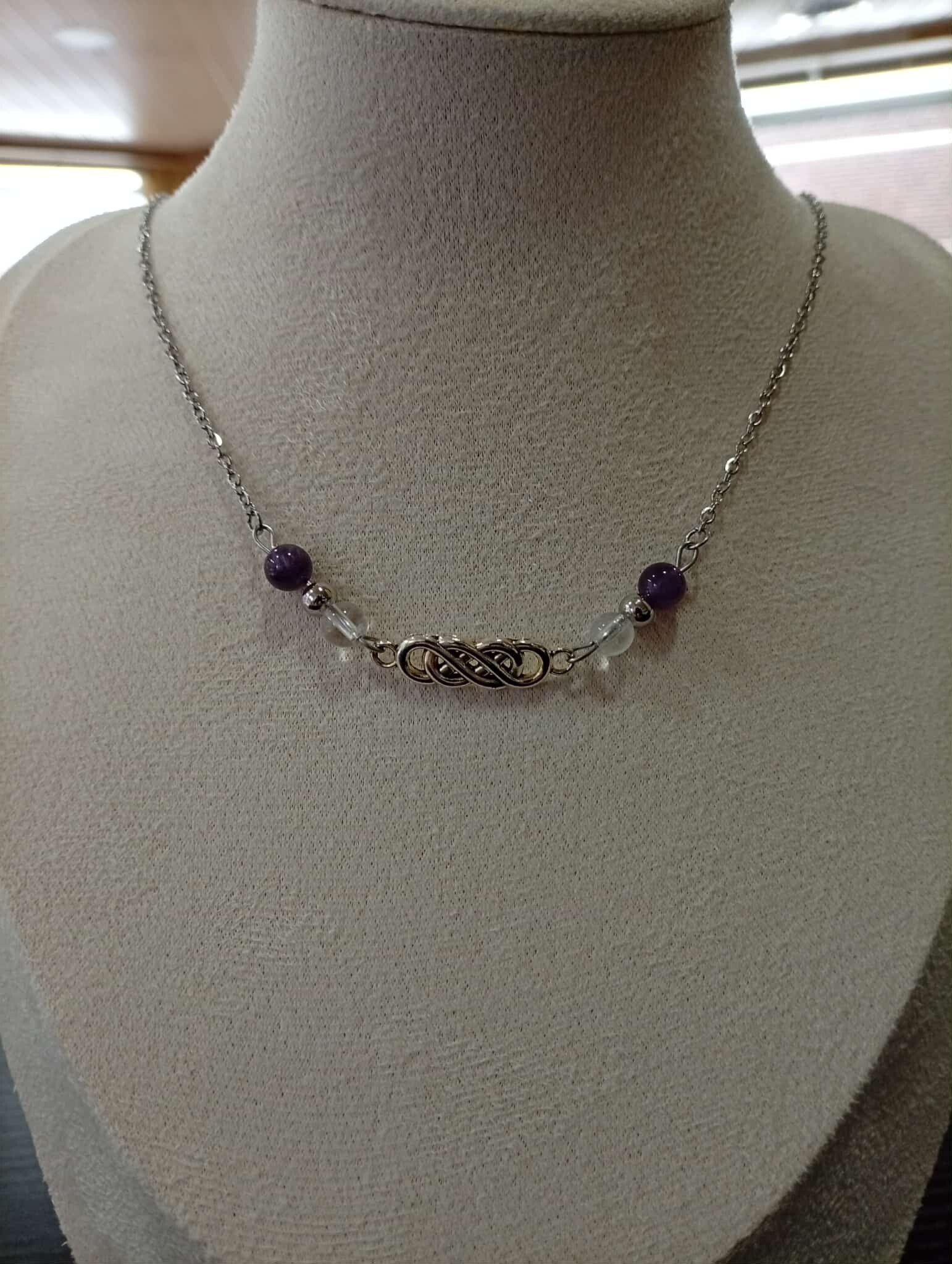 collier en améthyste et cristal de roche