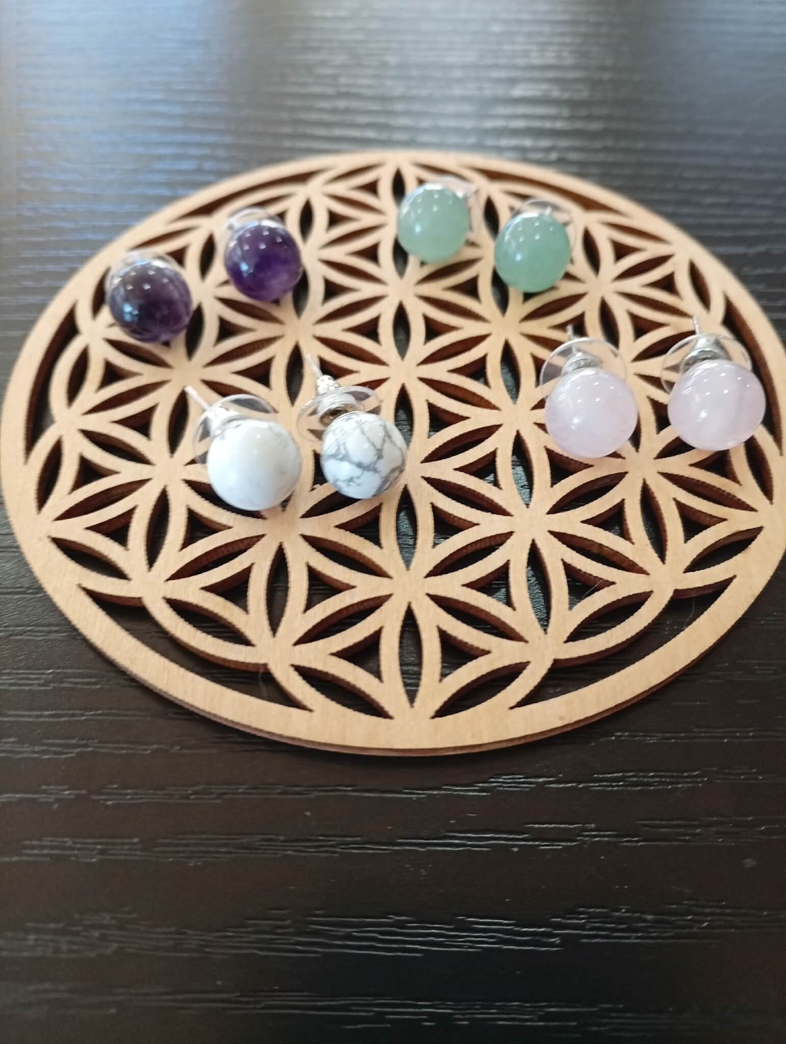 💎 Boucles d’oreilles en pierres naturelles – Énergie et élégance au quotidien 💎