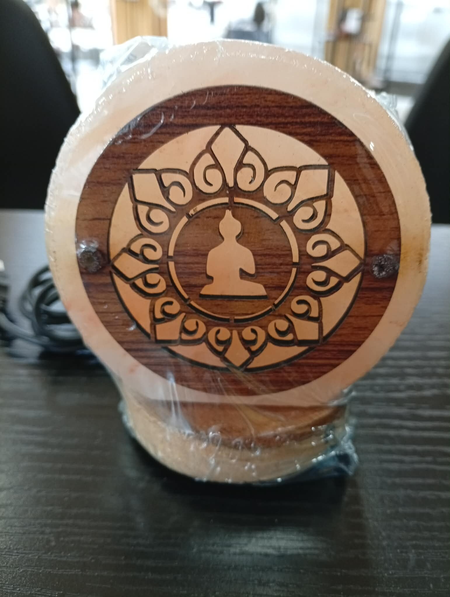 Lampe en sel d’Himalaya (USB) – pour une atmosphère zen même devant votre ordinateur.