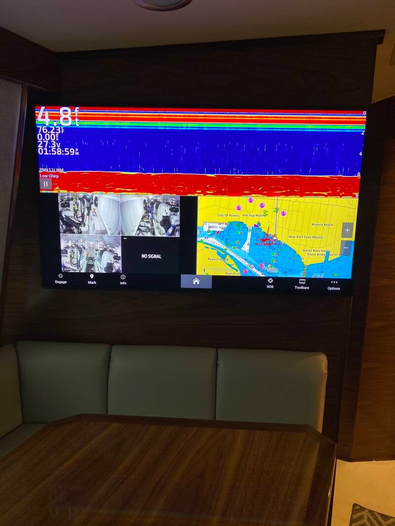 Salon Tv with Helm plotter imagen 