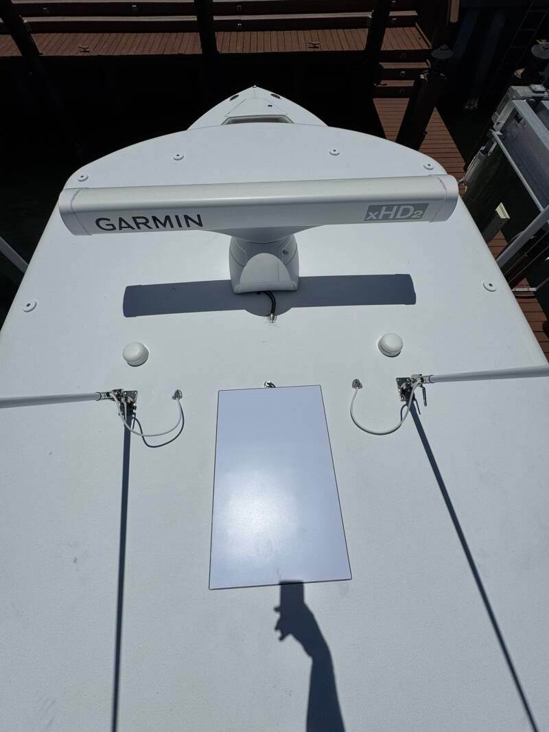 Starlink antenna on center console boat 