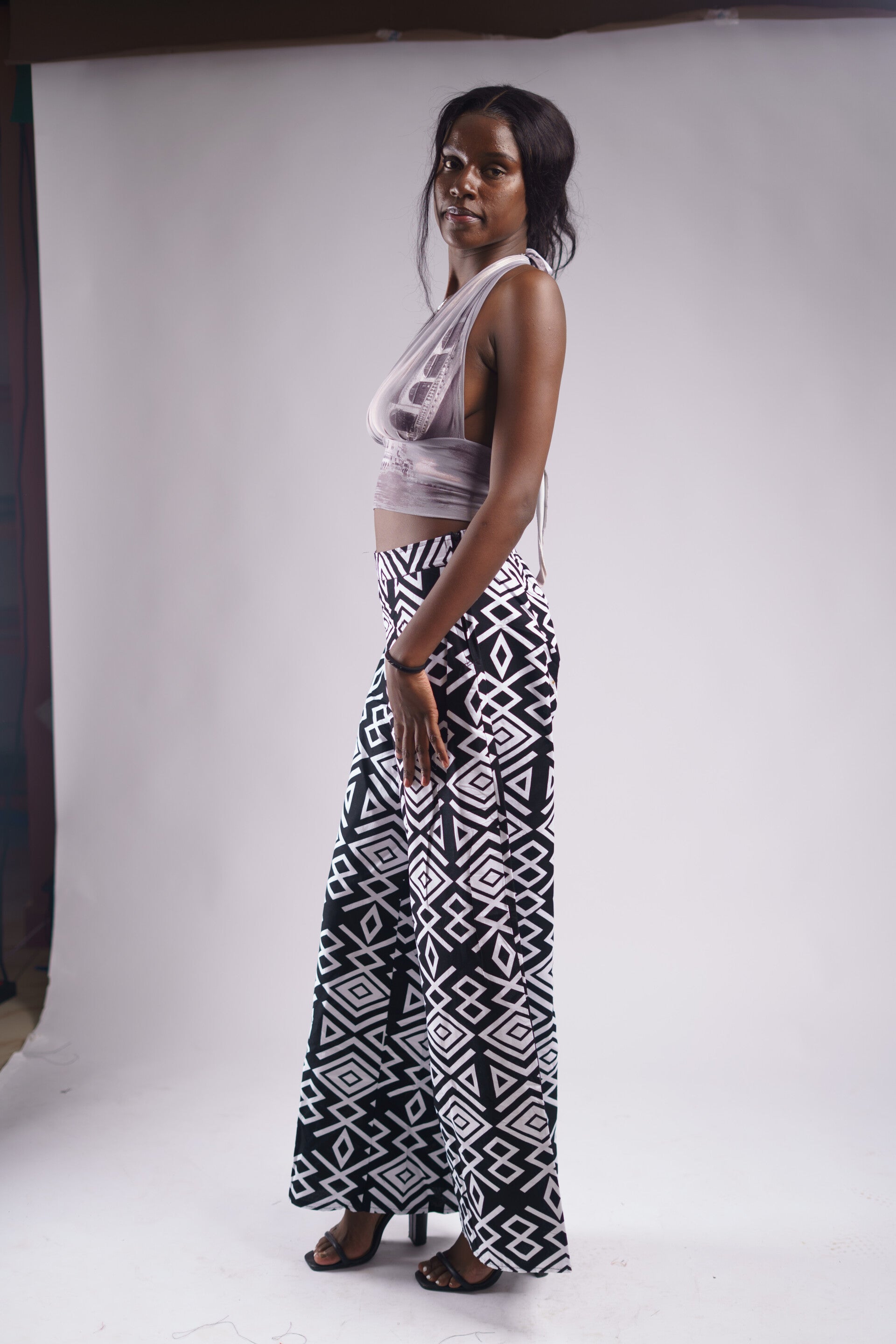 White & black big pattern palazo