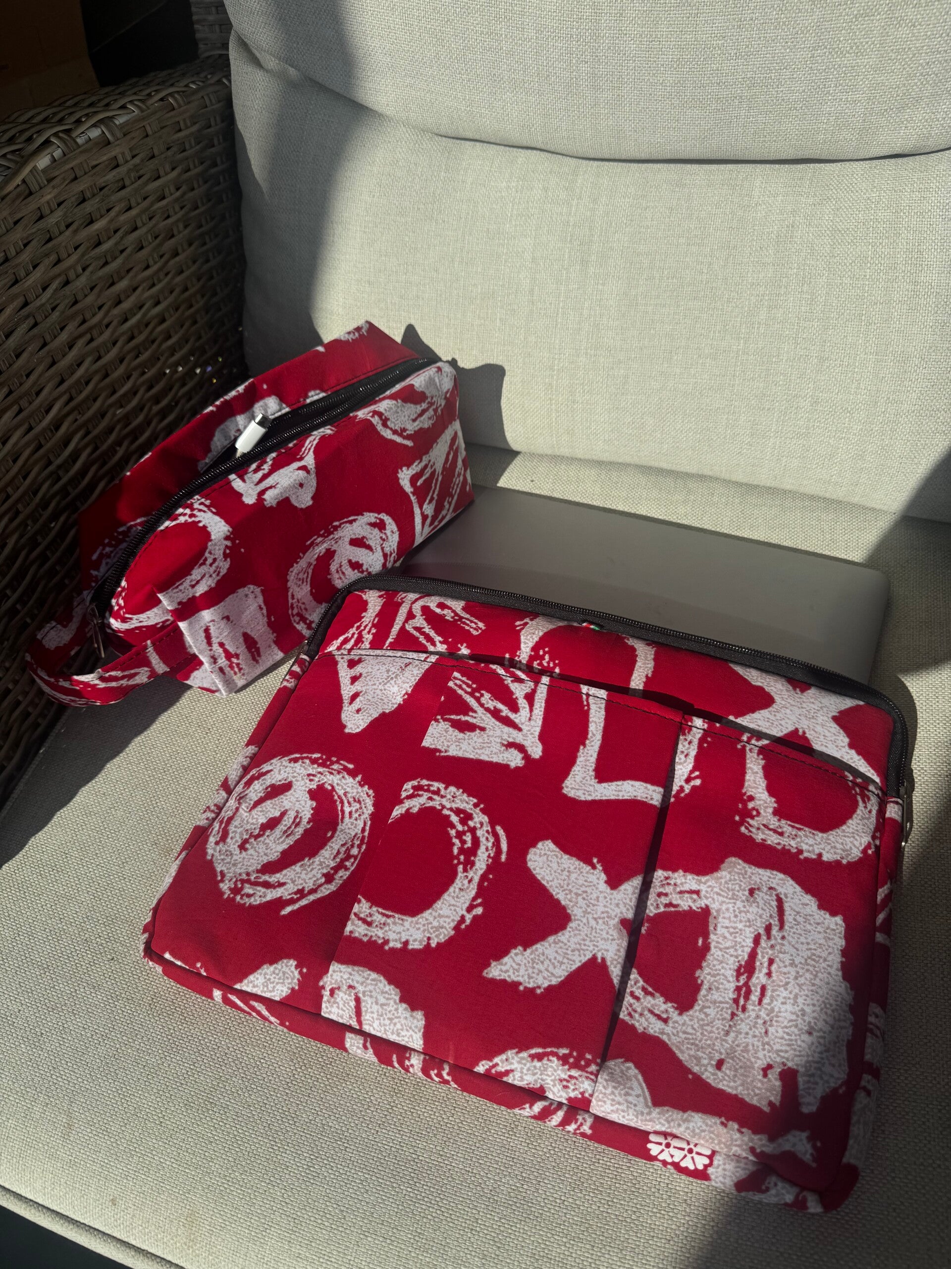 Laptop sleeve & washbag