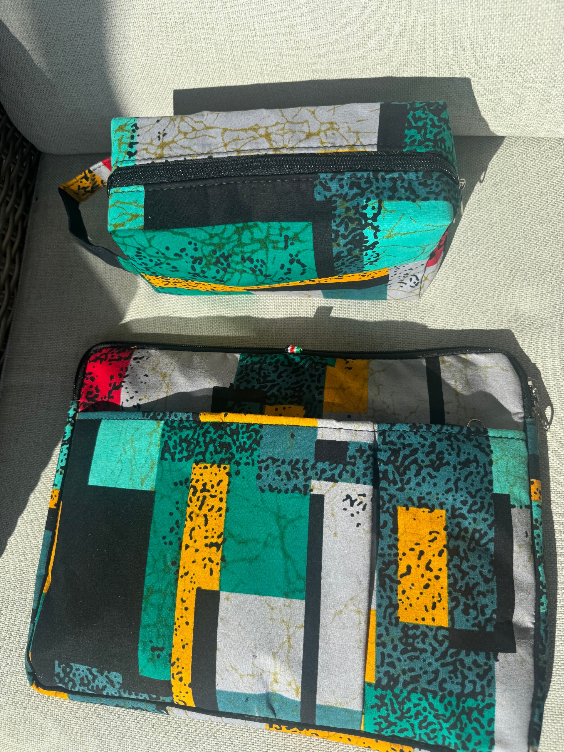 Laptop sleeve & washbag