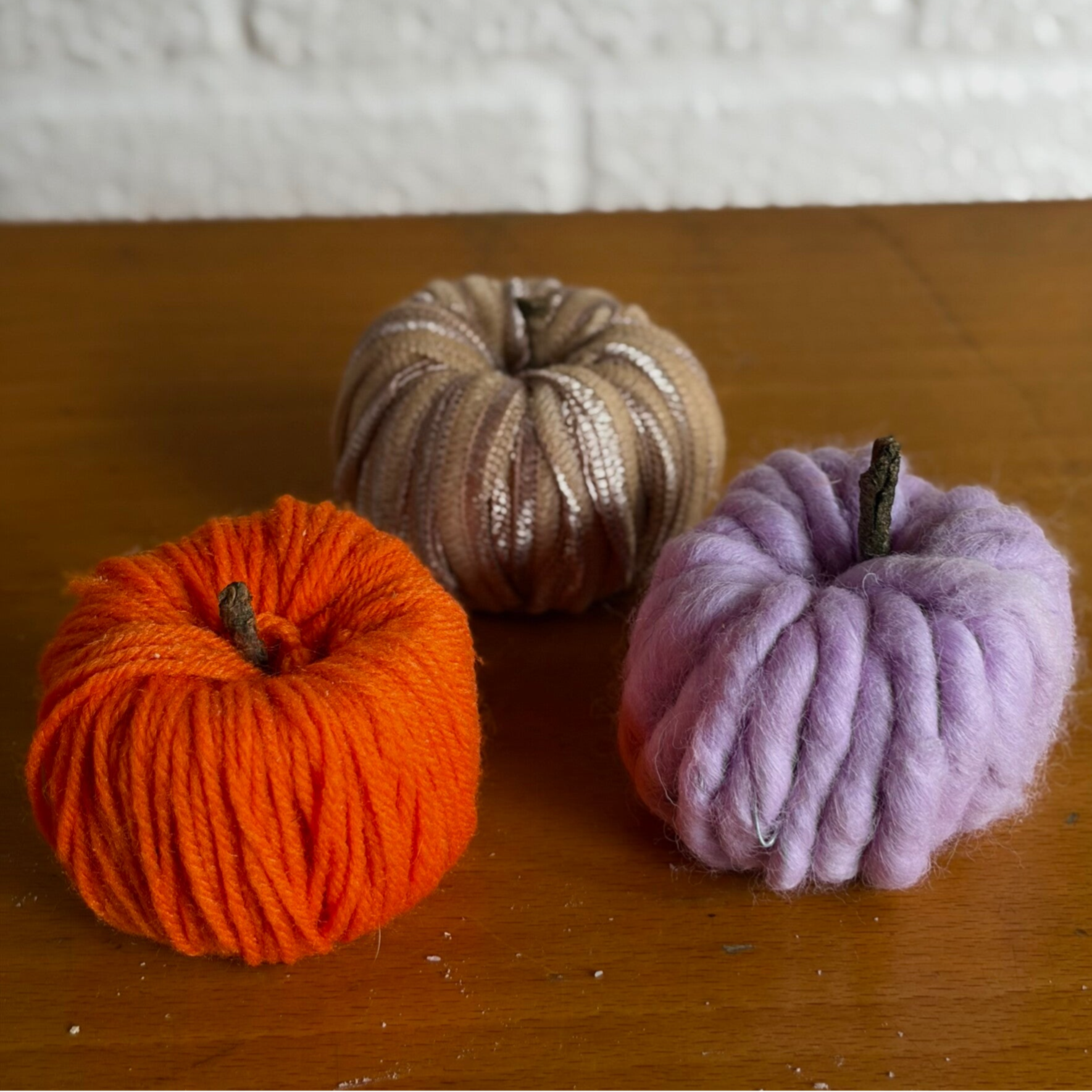 Gehaakte Pompoenen – Handgemaakte Herfstsfeer voor Elk Interieur