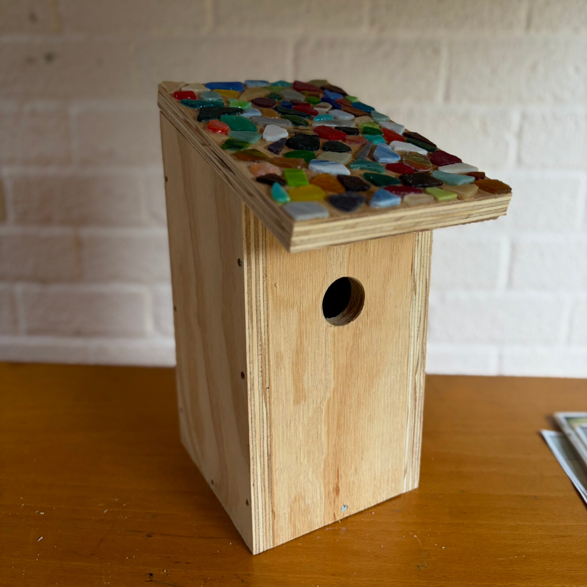 Vogelhuisje – Een Warm Thuis voor Tuinvogels, Met Liefde Gemaakt