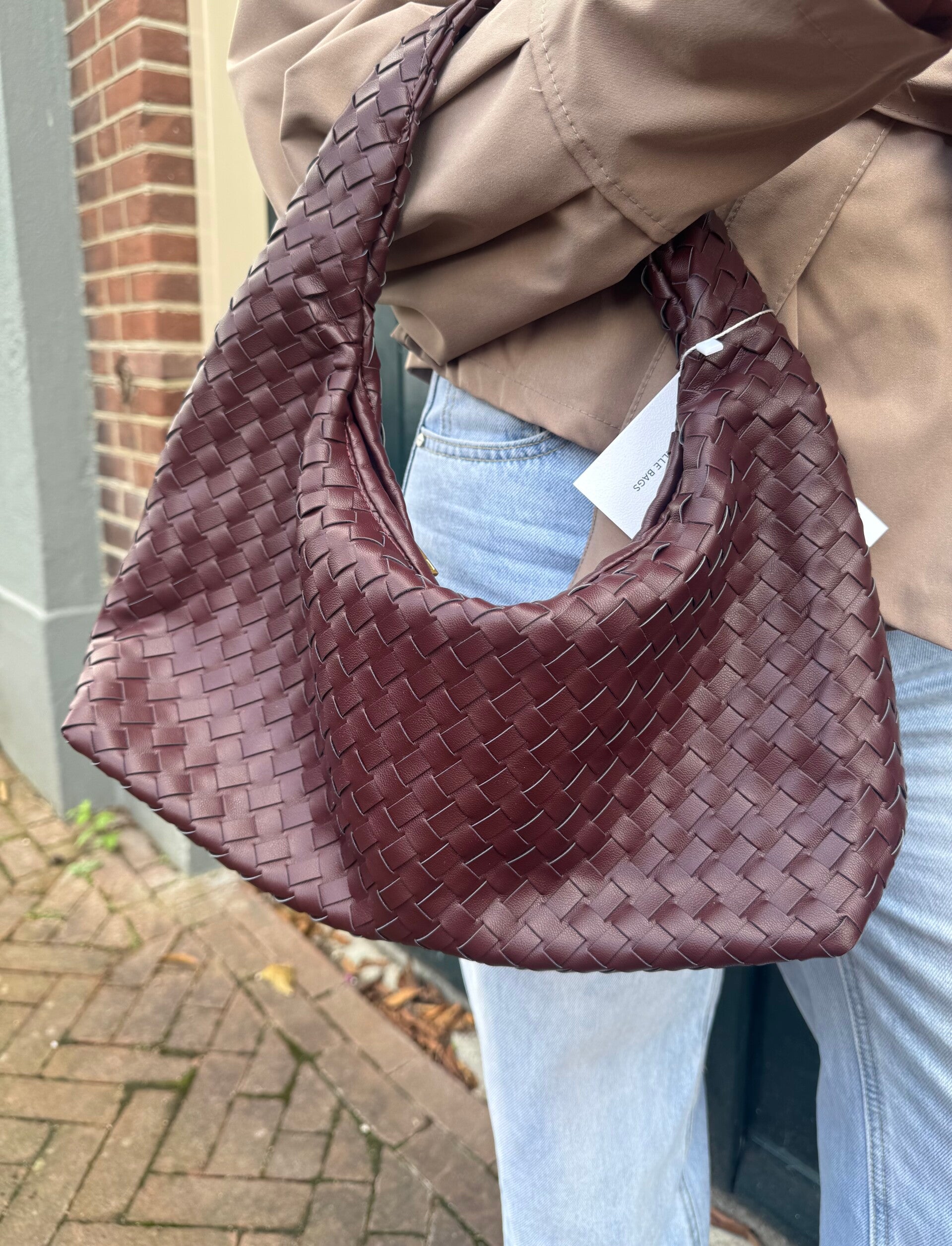 Tas bella