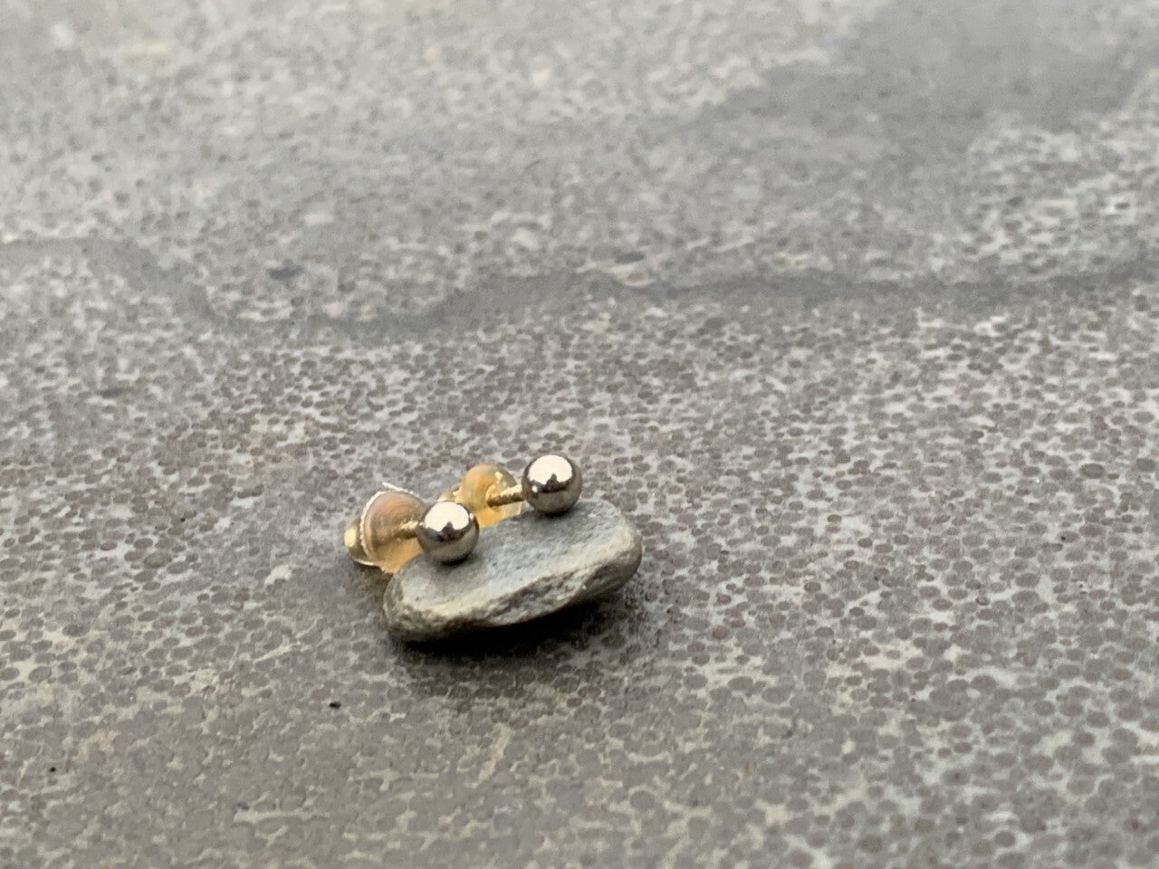 Gouden oorknopjes Granule Bol