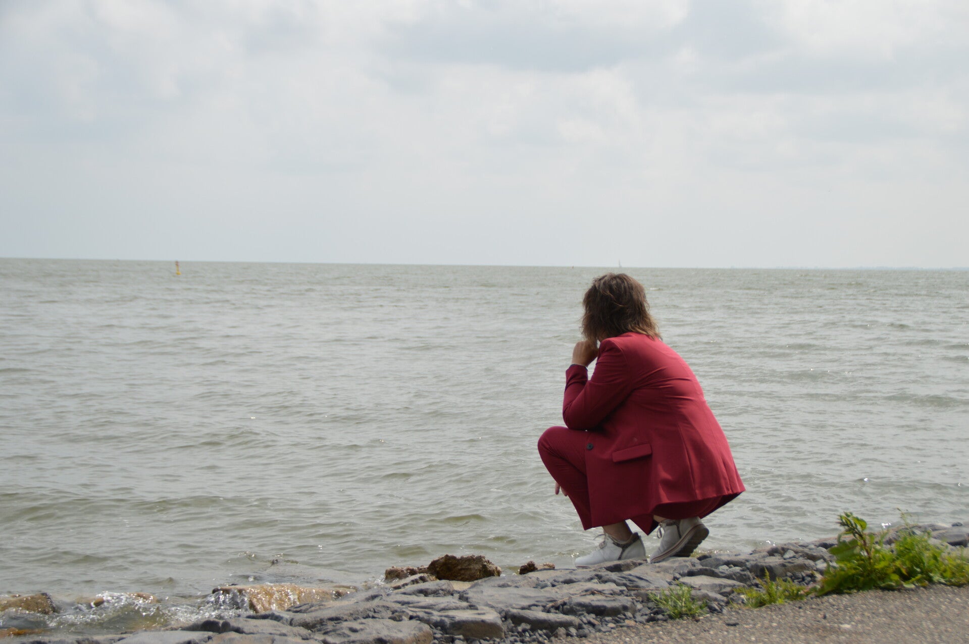 Ik kijk vooruit, vertrouw op mijn gevoel en neem ondernemers mee in diezelfde rust en helderheid. Door inzicht, structuur en energie te combineren, ontstaat er ruimte om te groeien op jouw eigen manier.