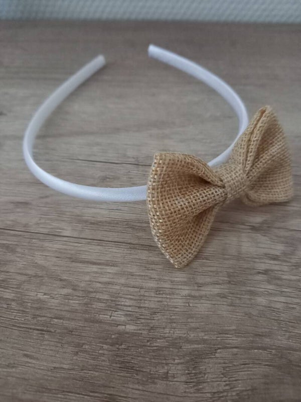 Witte harde haarband met linnen kleur strik