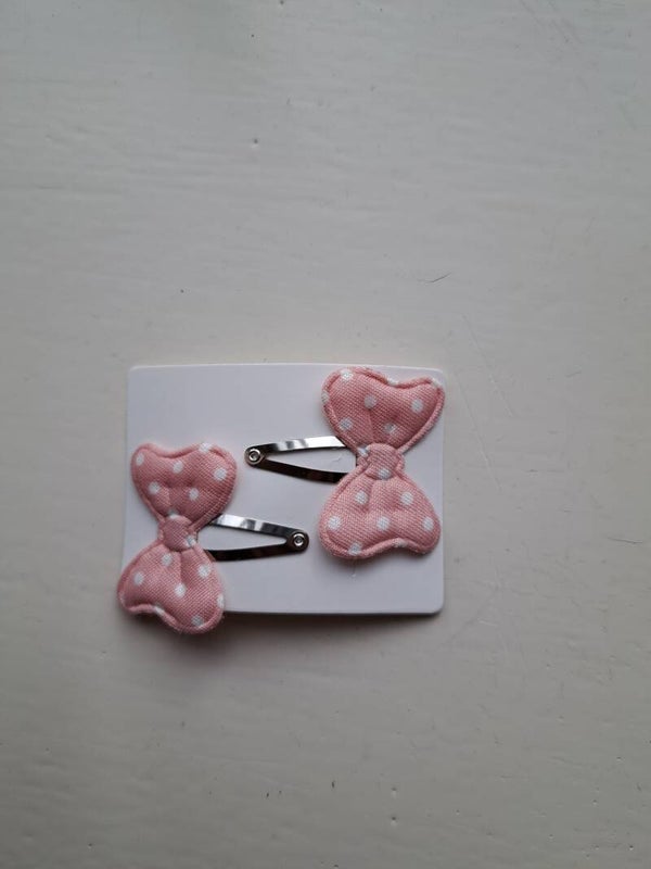 Haarknipjes met roze plat strikje met wit balletje