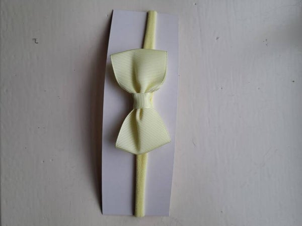 Zacht geel nylon haarbandje
