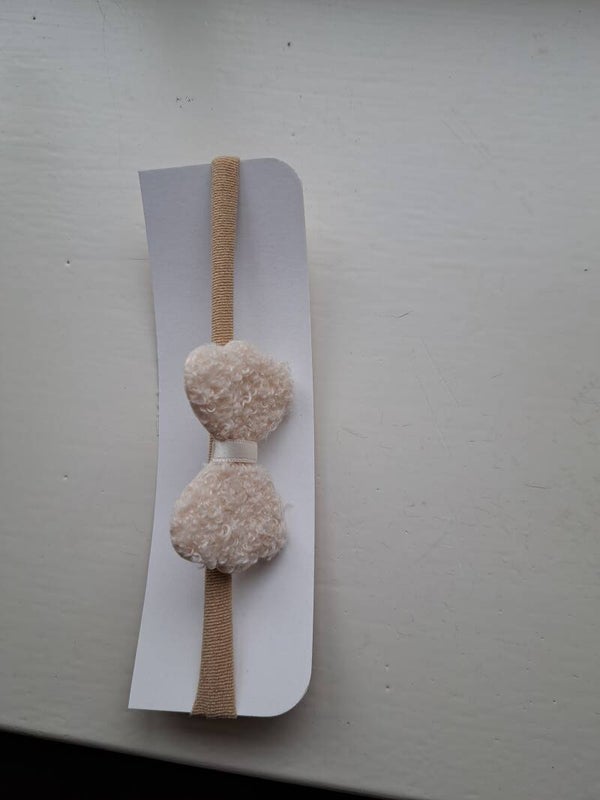 Nylon haarbandje met ecru teddy strik