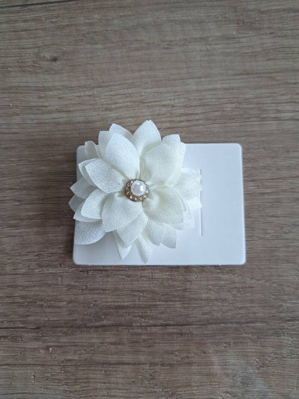 Alligator knip met wit bloemetje