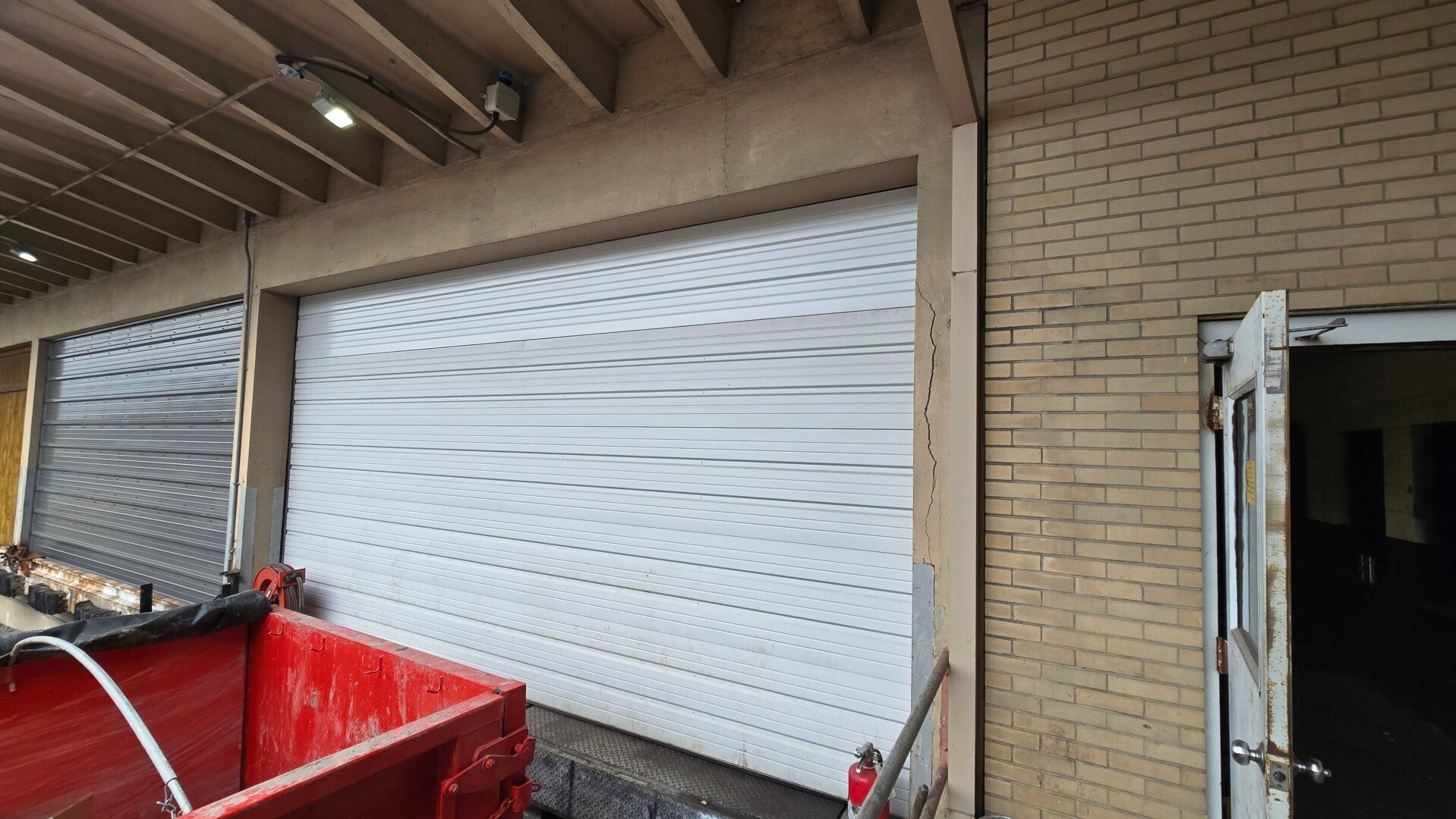 commercial-garage-door-replacement-section-standard.jpg