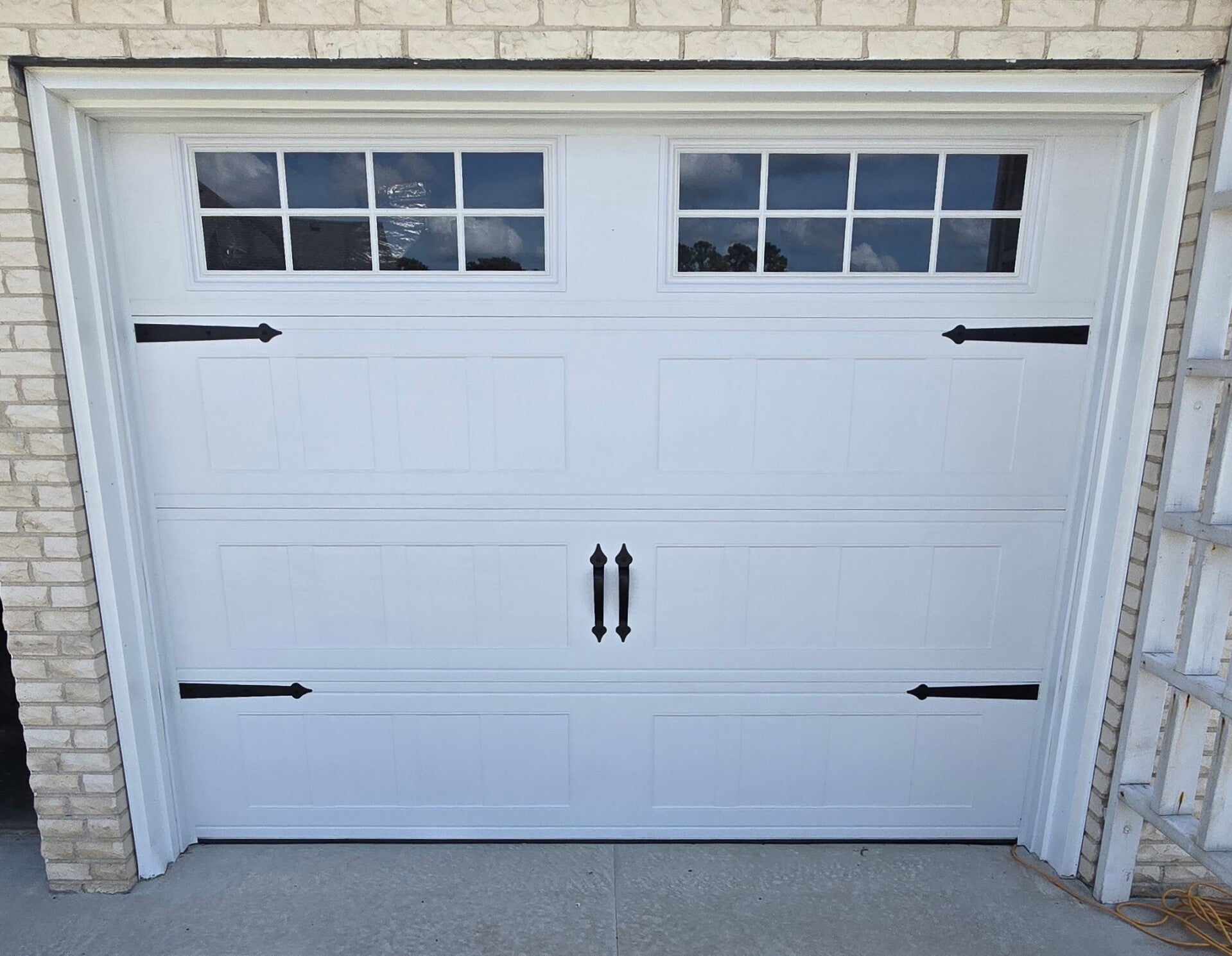 currituck-garage-door-insulated-moyock-camden-hampton-roads-standard.jpg