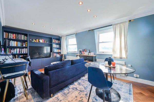 Two-Bedroom Flat Chelsea £2,300 pcm