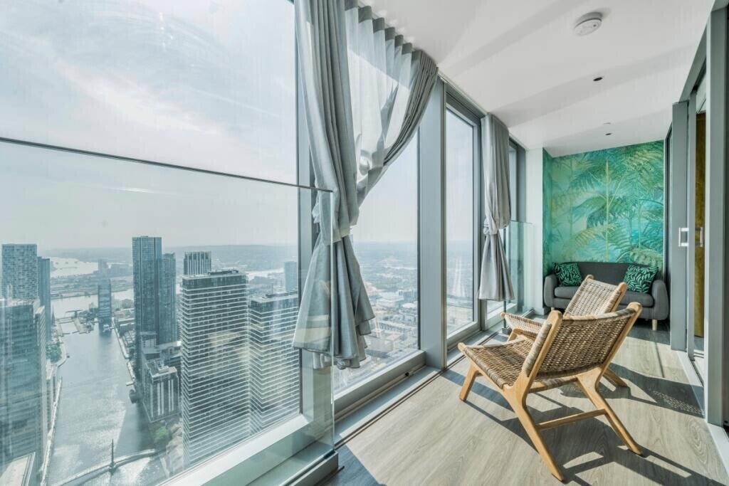 Luxury One-Bedroom Apartment – Marsh Wall, London £2,200 pcm