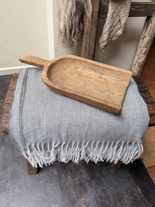 1092, Landelijk houten schepje, groot , 35,5 lang 16,5cm breedt