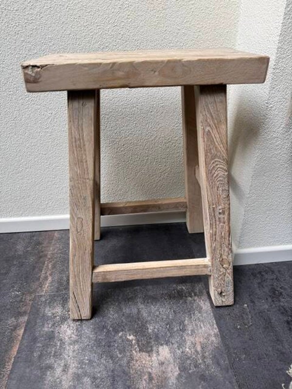 3043, Houten aziatische kruk , bijzettafel