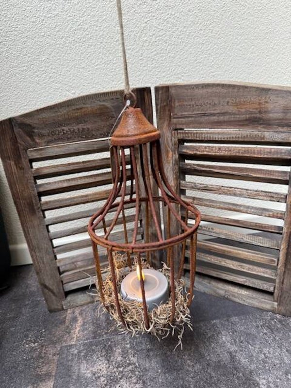 1031, Landelijke langwerpige roestige hanger