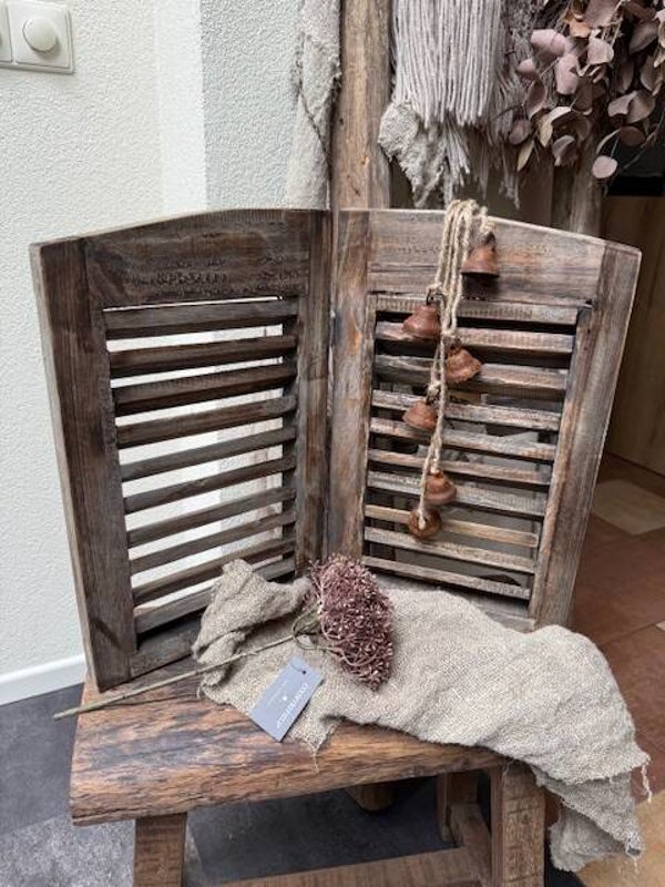 1033, Landelijk Houten luik dubbel