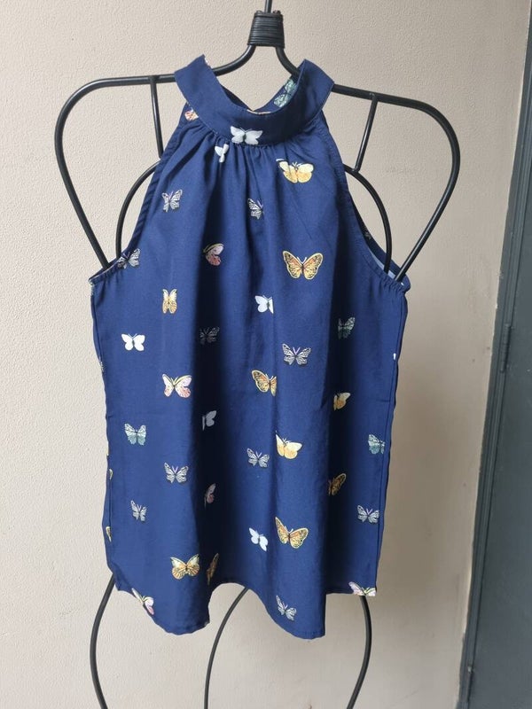 blouse marine avec papillons multicolores 146, 10/11 ans