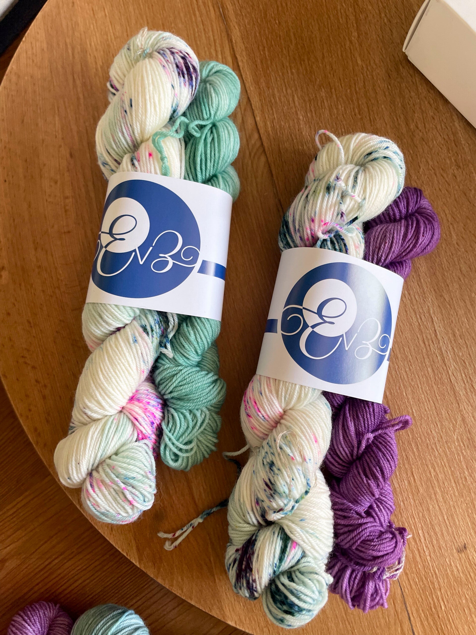 Kit à cho7 • Merino Nylon • Tâches de mûres