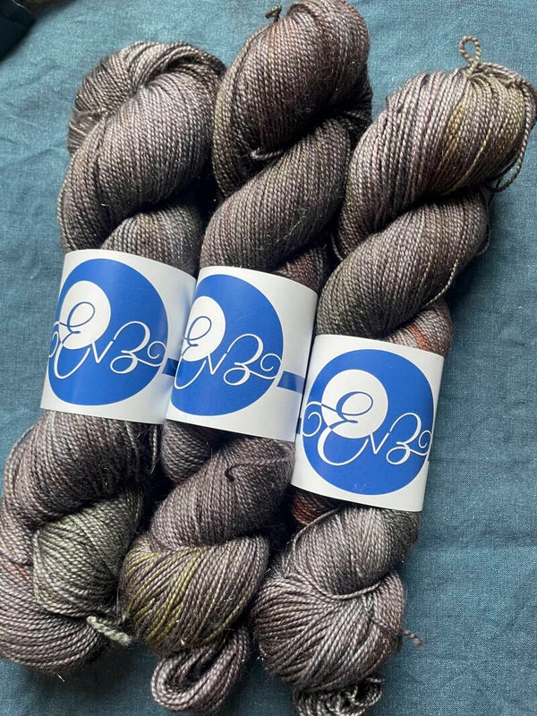 Leaves in dark • Merino Nylon Stellina