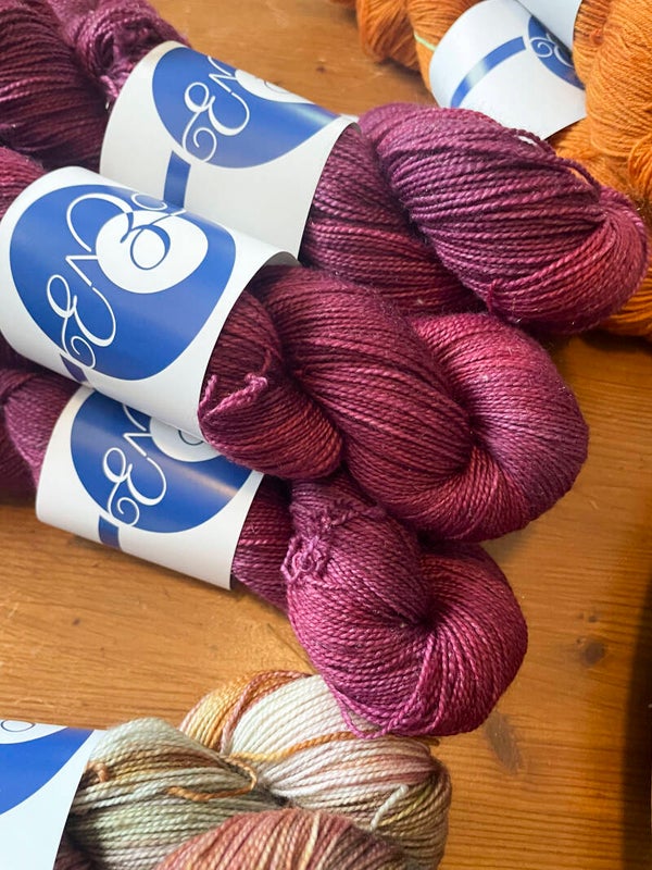 Red globe • Merino Nylon Stellina