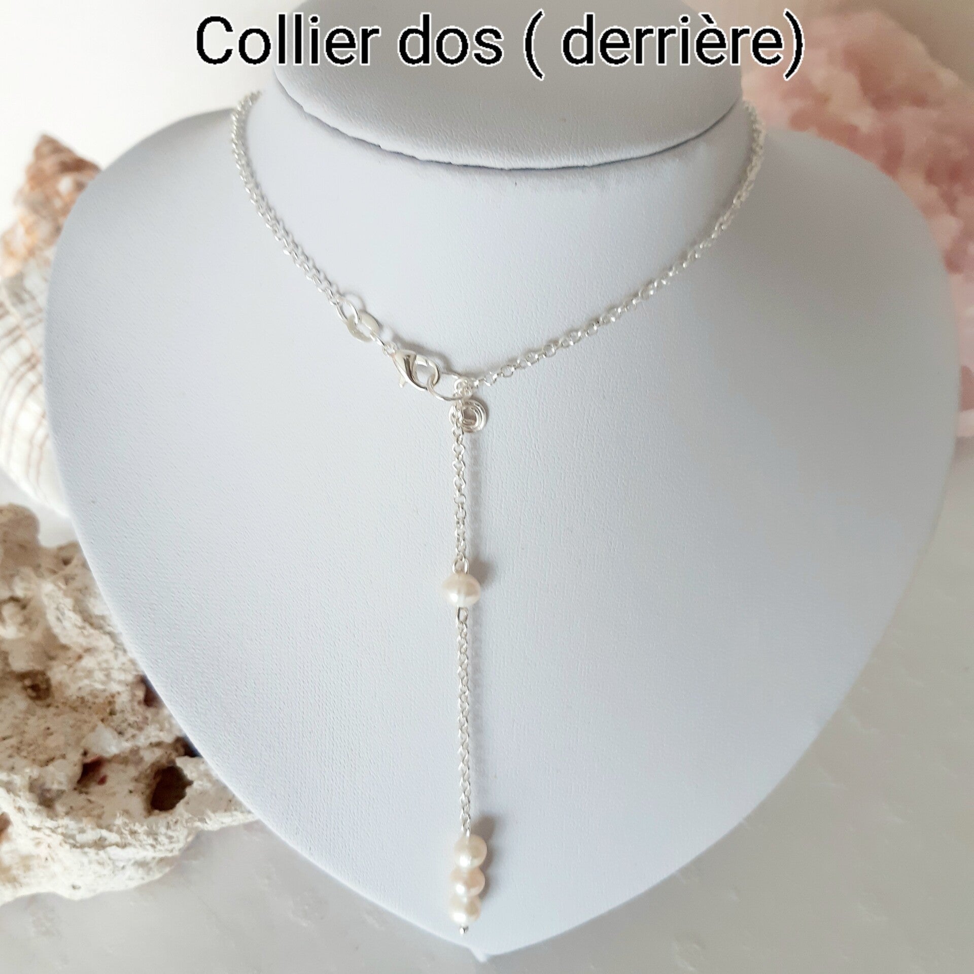 Collier dos nu