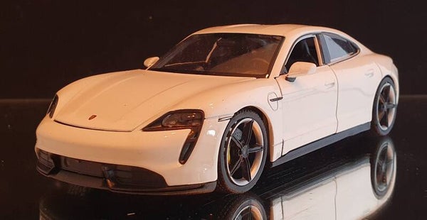 Porsche Taycan Turbo S (WN)