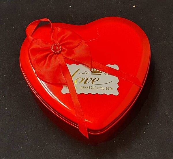 Metalen harten bakje rood