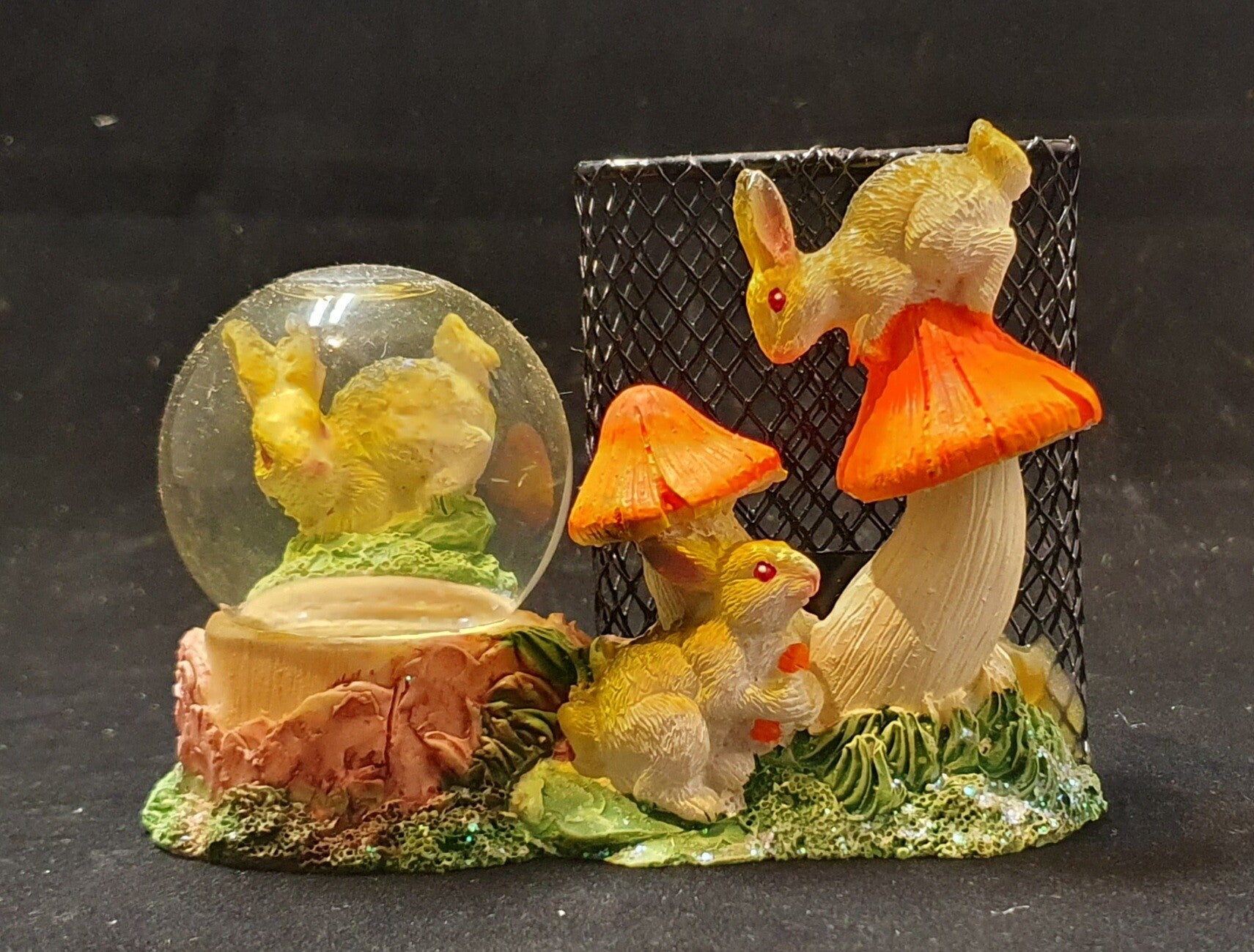 Konijntje op paddenstoel (C)