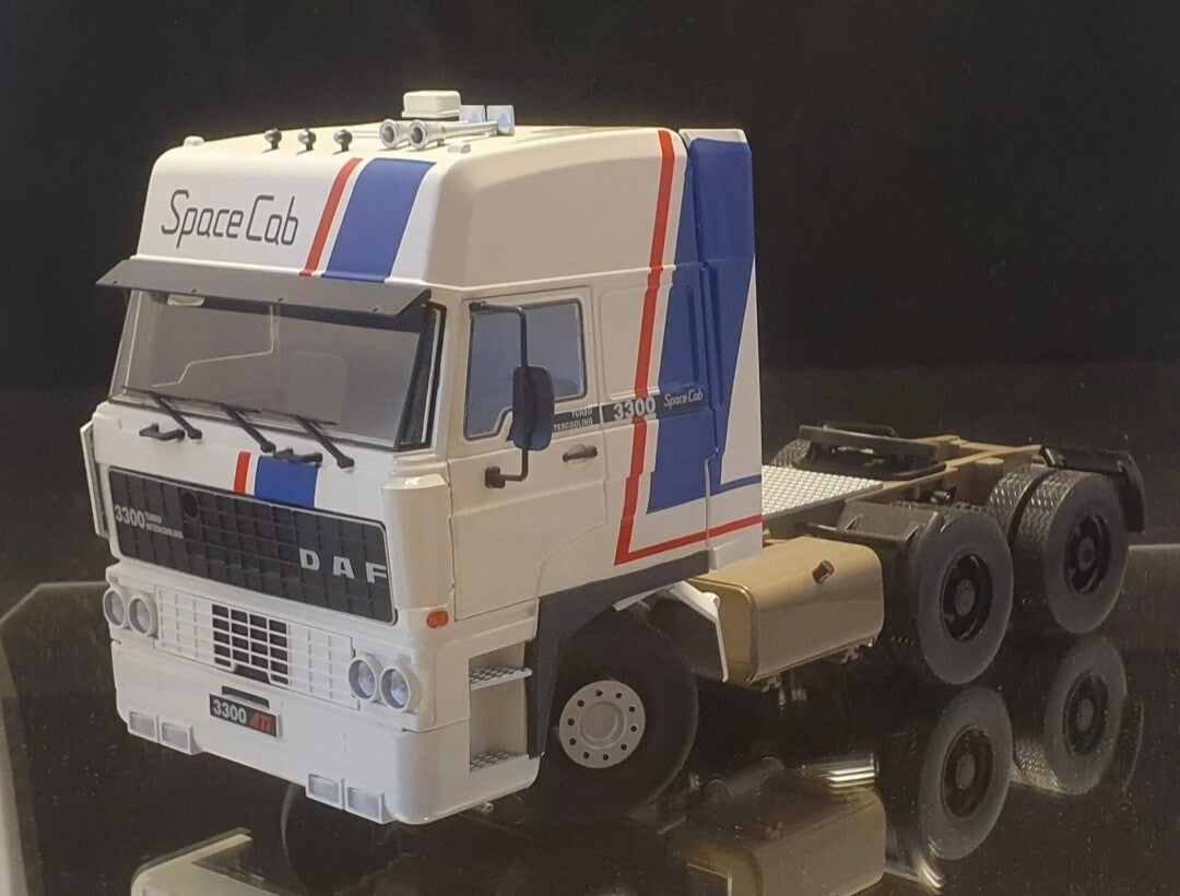 Daf 3300 ATI. (Wit/blauw)