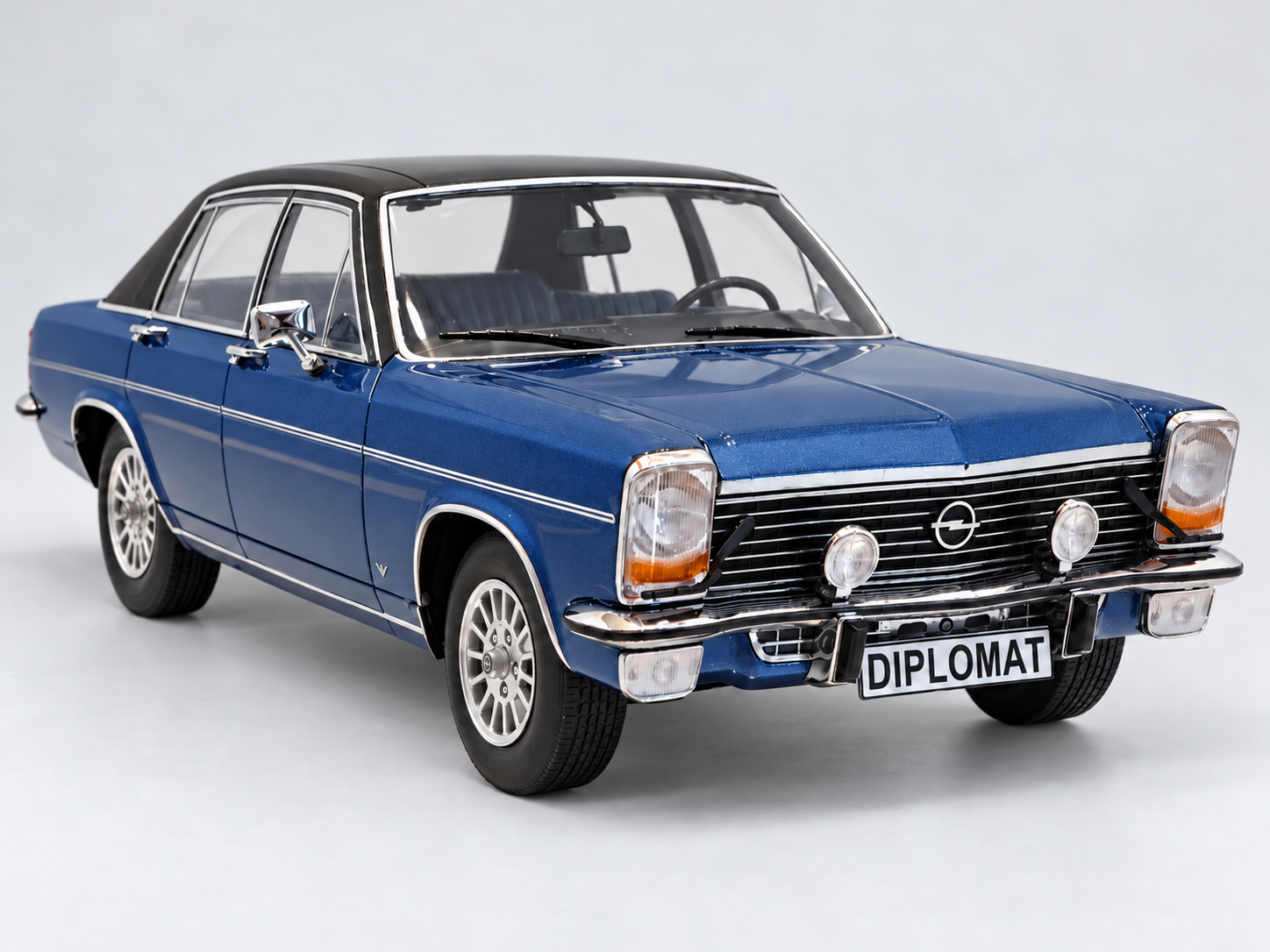 Opel Diplomat B Blauw / Zwart (MCG)