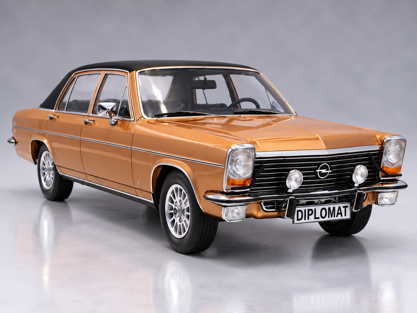 Opel Diplomat B goudkleurig / zwart (MCG)