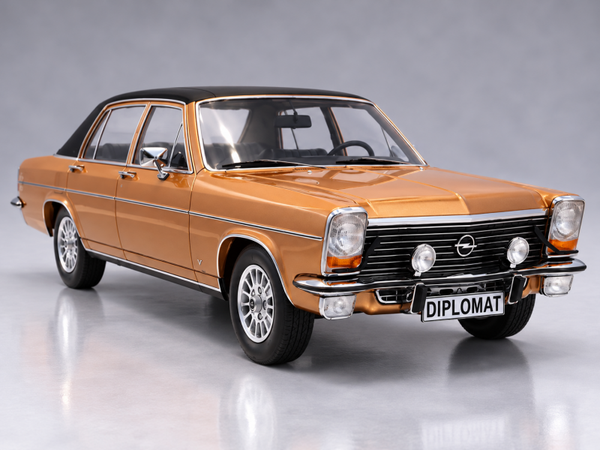 Opel Diplomat B goudkleurig / zwart (MCG)