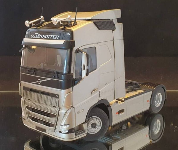 Volvo FH 16 lichtgrijs (Solido)