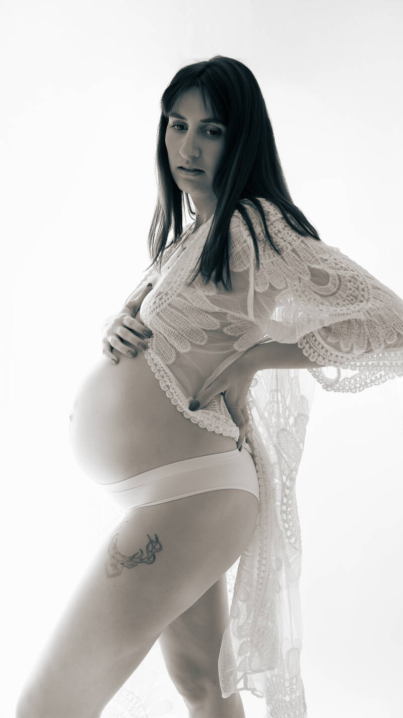 grossesse-studio-bohème-lumière naturelle-mes photo-haute-savoie-genève