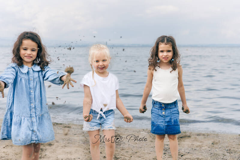 Enfant-Famille-extérieur-domicile-studio-Haute-Savoie-Genève-Annecy-Photographe professionnelle-portrait-Mrs Photo