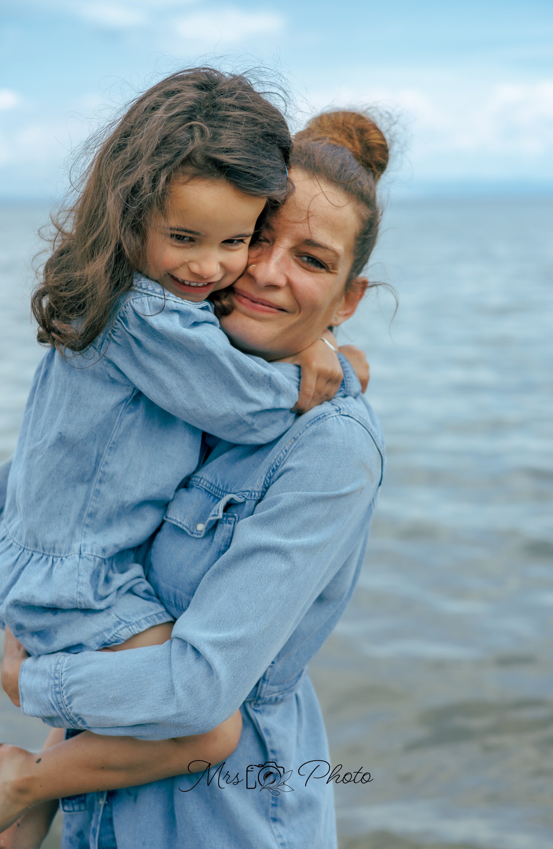 Enfant-Famille-extérieur-domicile-studio-Haute-Savoie-Genève-Annecy-Photographe professionnelle-portrait-Mrs Photo