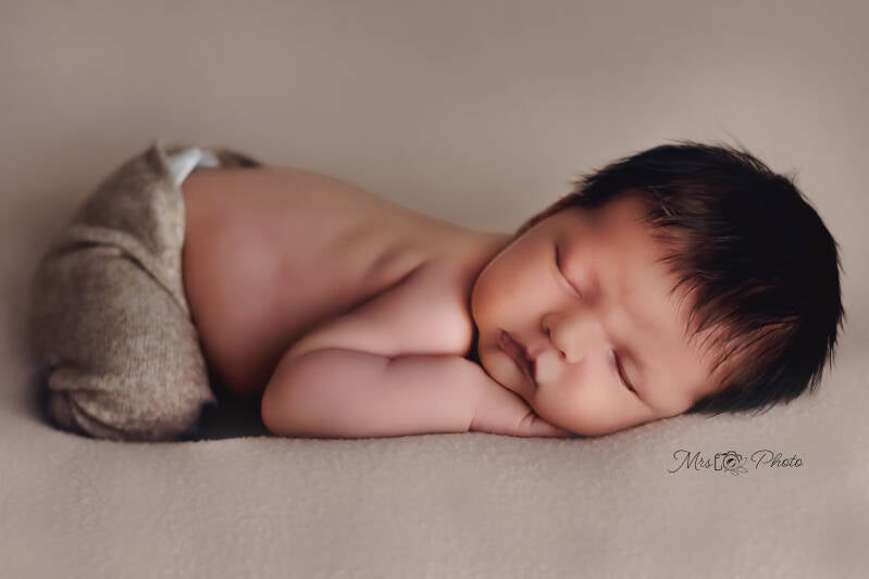 Shooting photo nouveau-né,naissance bébé-mrs photo-photographe Haute-Savoie