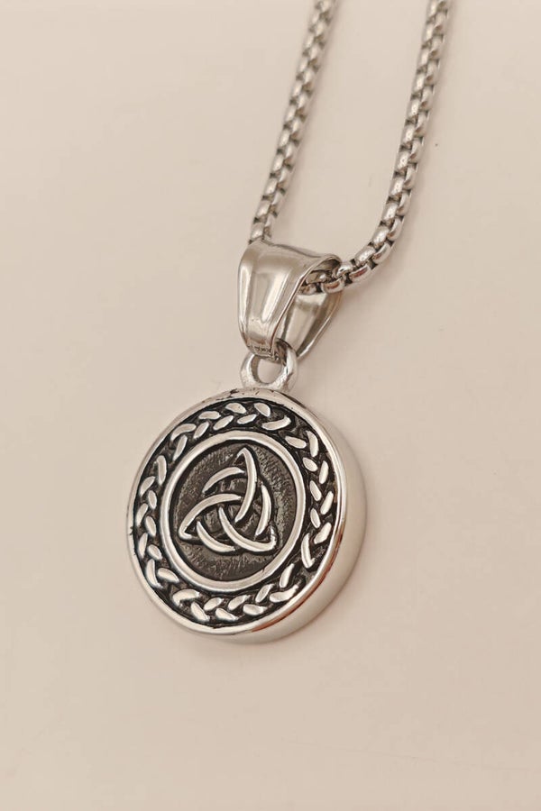 Collier pendentif triquetra celtique en acier inoxydable 55cm