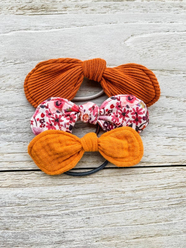 Setje van 3 haarstrikjes met elastiek.
