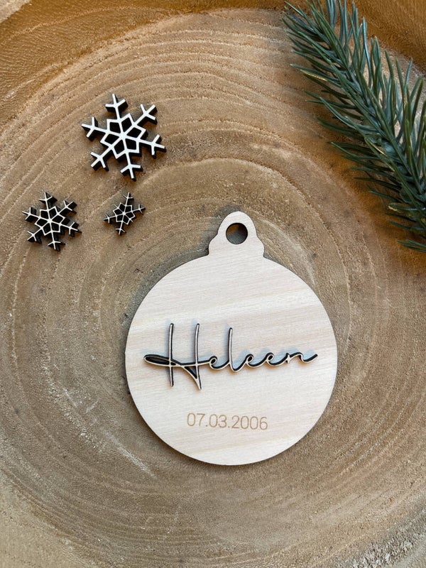 Gepersonaliseerde houten kerstbal Heleen (8 cm)