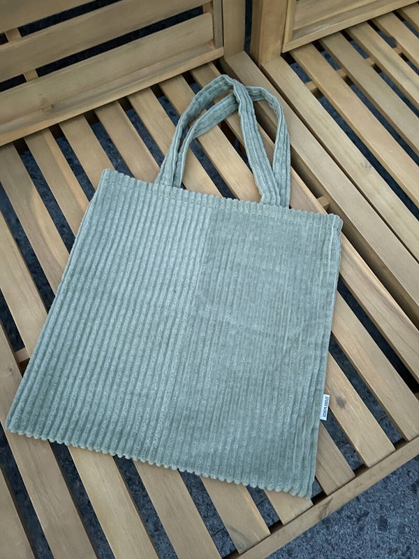 Ribfluwelen basic totebag - Kaki